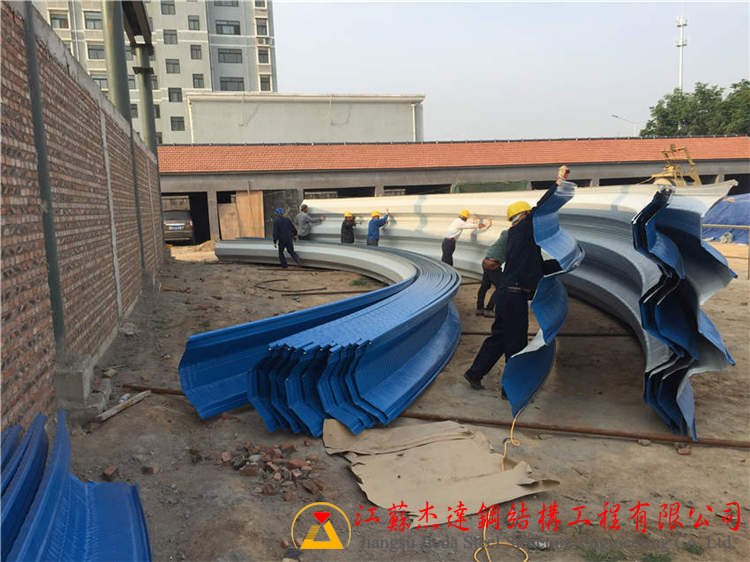 山東濰坊十甲農(nóng)貿(mào)市場無梁拱制作安裝工程無梁拱形結(jié)構(gòu)建設(shè)實(shí)拍