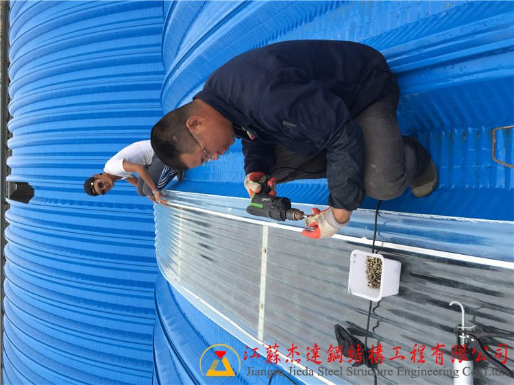 拱形屋頂上部使用FRP采光帶專利采光通風(fēng)天窗結(jié)構(gòu)示意