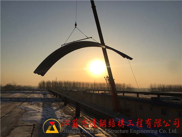 江蘇省揚(yáng)州市儀征糧庫(kù)拱形屋面工程揚(yáng)州拱形屋頂?shù)跹b