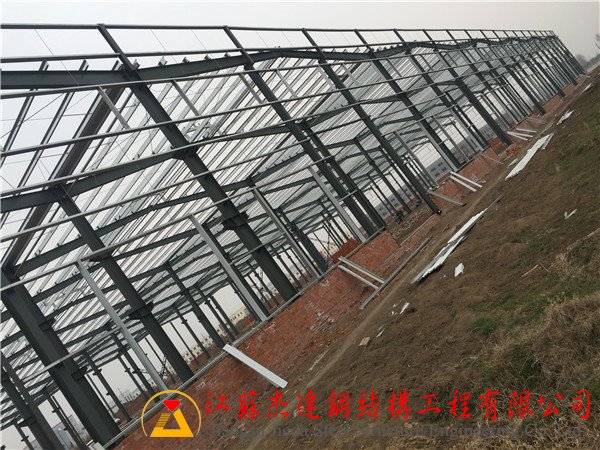 鹽城沙金石油連跨全鋼結(jié)構(gòu)施工近況[2016.2]鋼結(jié)構(gòu)安裝過程