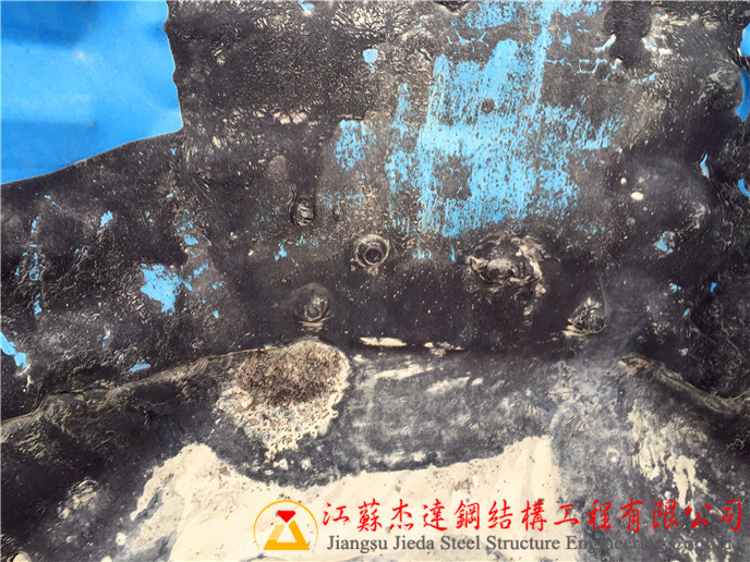 拱形屋頂拆舊換新項(xiàng)目腐爛坍塌的拱形屋頂10 拱形屋頂拆舊換新項(xiàng)目腐爛坍塌的拱形屋頂10