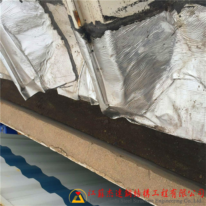 拱形屋頂拆舊換新項(xiàng)目腐爛坍塌的拱形屋頂14 拱形屋頂拆舊換新項(xiàng)目腐爛坍塌的拱形屋頂14