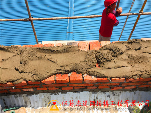 拱形屋頂山墻使用磚混結(jié)構(gòu)壓邊磚混結(jié)構(gòu)拱形屋頂山墻施工細節(jié)