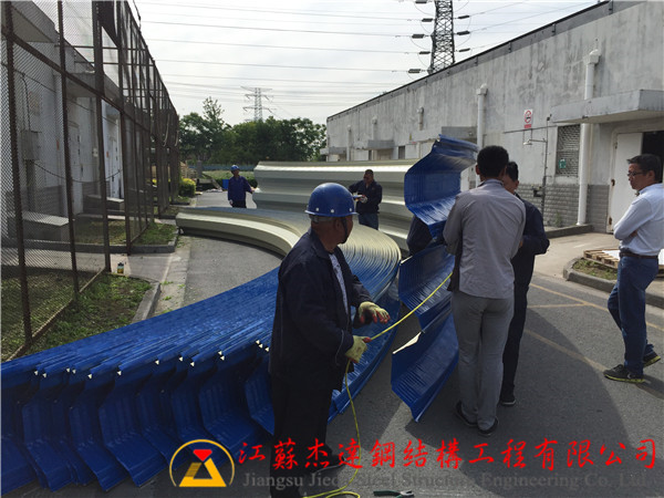 揚州晶澳太陽能過道拱形屋頂工程揚州晶澳太陽能過道拱形屋頂?shù)跹b作業(yè) 揚州晶澳太陽能過道拱形屋頂工程揚州晶澳太陽能過道拱形屋頂?shù)跹b作業(yè)