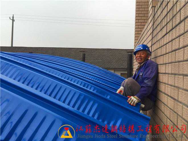 揚(yáng)州江都電子廠小跨度拱形屋頂拱形屋頂施工細(xì)節(jié)