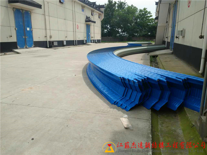 揚(yáng)州市邗江區(qū)公道糧庫倉間罩棚工程江蘇揚(yáng)州倉間罩棚拱形屋頂單元瓦