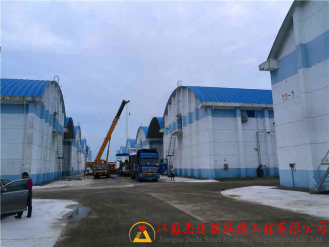 江西贛州寧都中儲(chǔ)糧拱形屋頂工程寧都糧庫(kù)拱形屋頂?shù)跹b施工