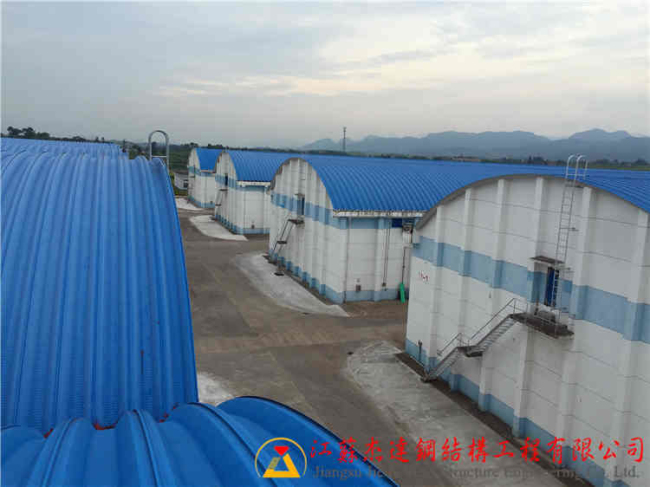 江西贛州寧都中儲(chǔ)糧拱形屋頂工程寧都糧庫(kù)拱形屋頂施工完成