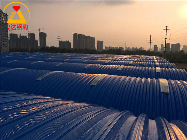 拱形屋頂使用中空間隔式FPR采光帶拱形屋頂間隔式采光帶效果