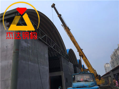 拱形屋頂框架結(jié)構(gòu)山墻山東濰坊十甲農(nóng)貿(mào)市場原有方管桁架側(cè)視圖