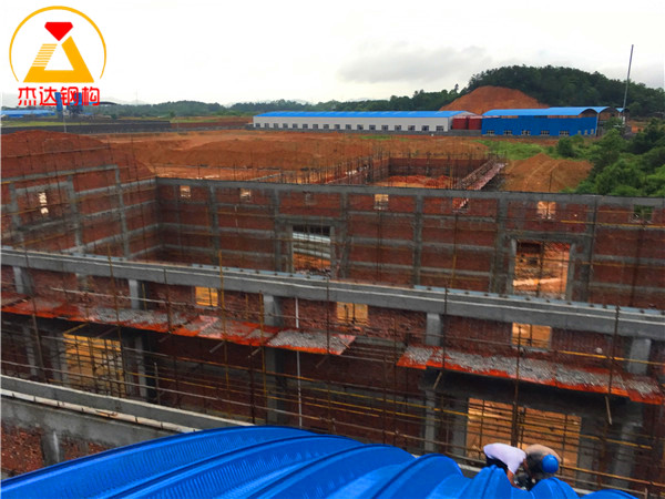江西宜春高安糧庫拱形屋頂工程江西宜春高安糧庫拱形屋頂施工細(xì)節(jié)