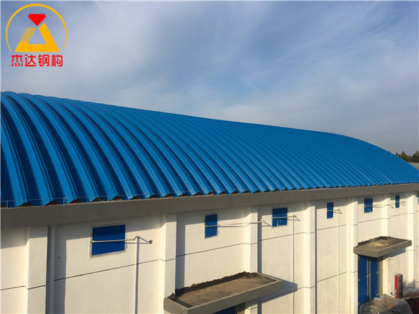 江西弋陽(yáng)糧管所24米跨拱形屋頂工程吊裝作業(yè)準(zhǔn)備 江西弋陽(yáng)糧管所24米跨拱形屋頂工程吊裝作業(yè)準(zhǔn)備