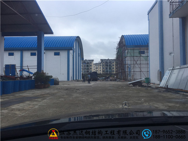 貴州龍里糧庫頂雙層拱形屋頂工程糧庫拱形屋頂施工細(xì)節(jié)